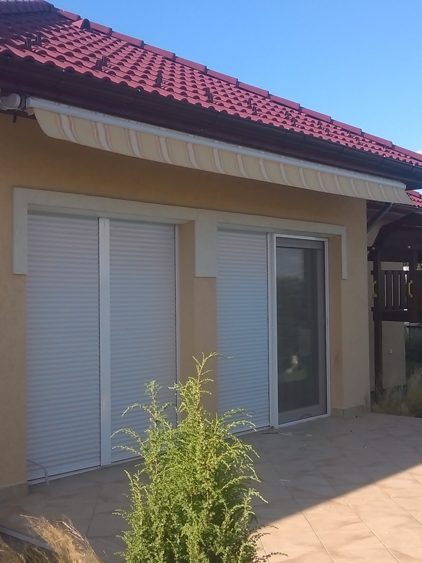 Műanyag redőny szerelés 2 év garanciával Zala vármegye területén. tel:+36205364443